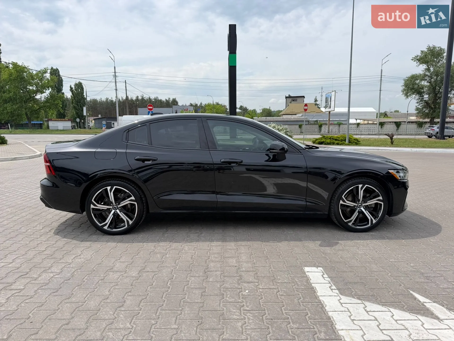 2023 Volvo S60 - мініатюра 8