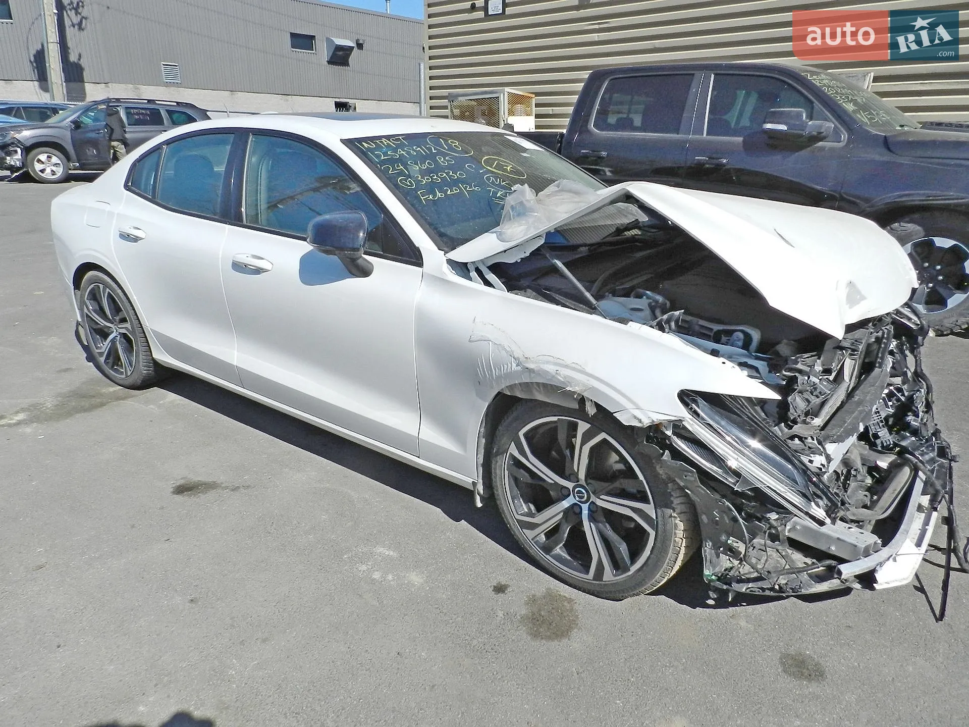 2023 Volvo S60 - мініатюра 16