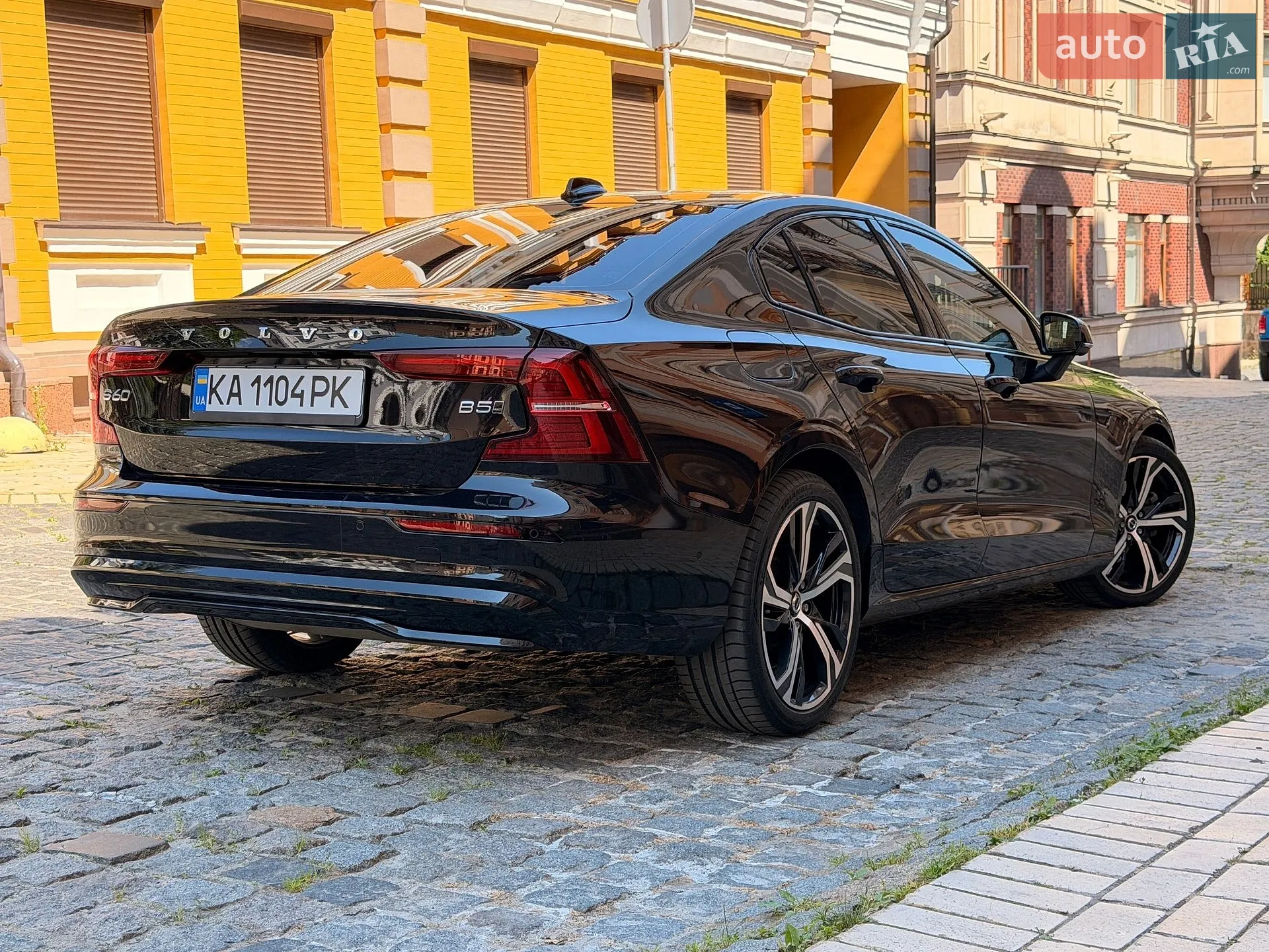 2023 Volvo S60 - мініатюра 8
