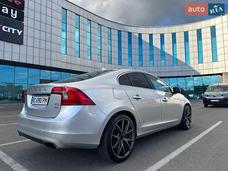 Volvo S60