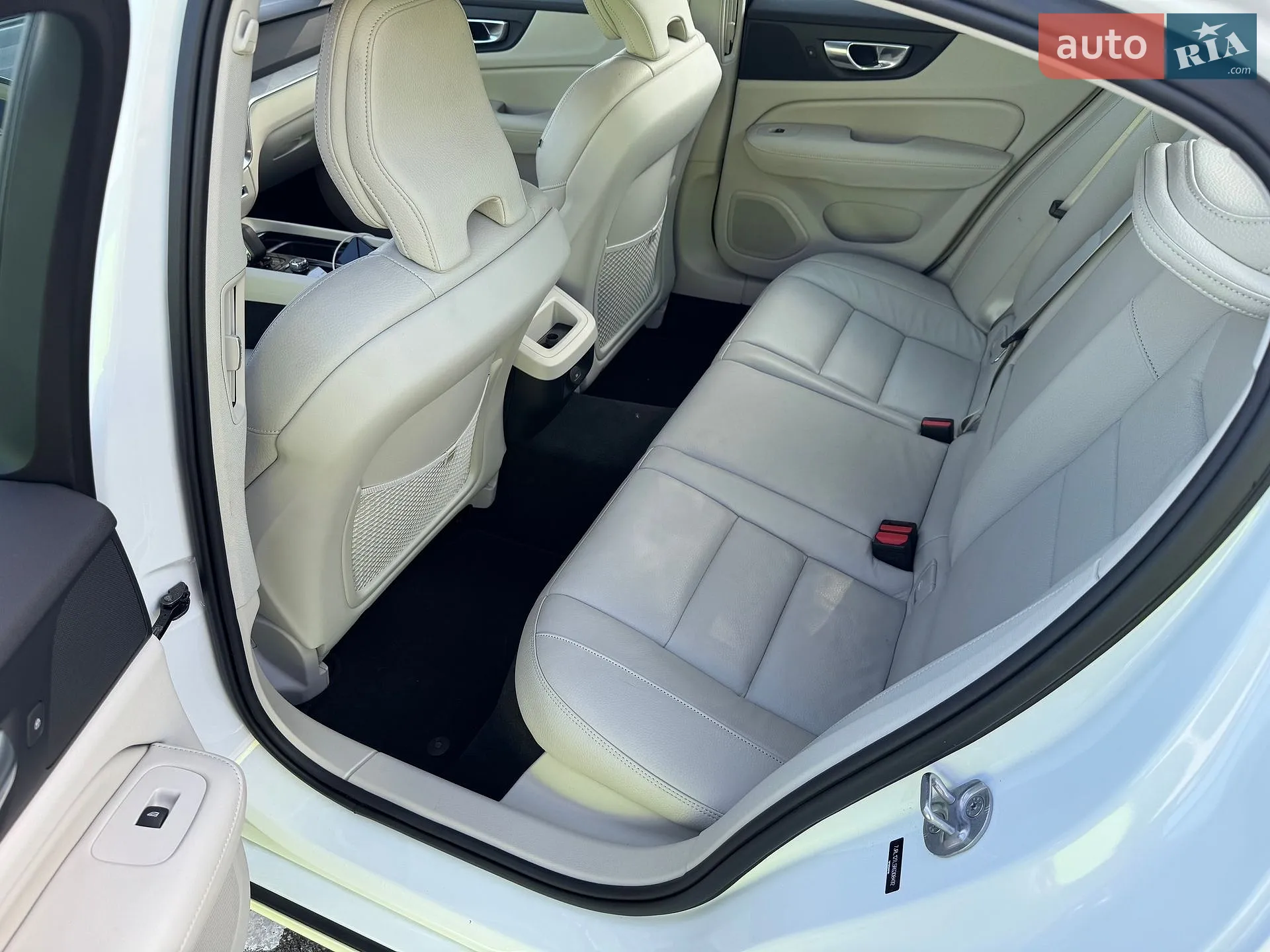 2023 Volvo S60 - мініатюра 32