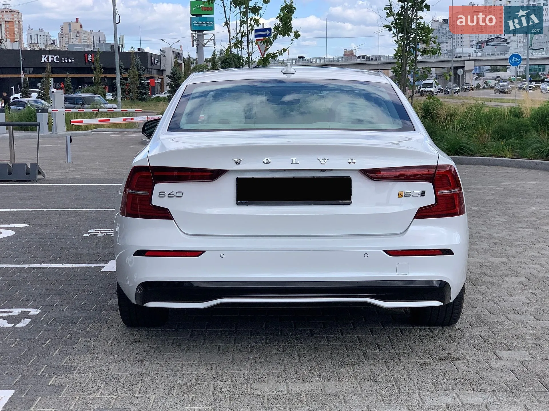 2023 Volvo S60 - мініатюра 5