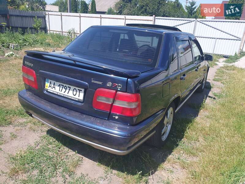 Седан Volvo S70 1997 в Глевасі