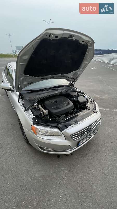 Седан Volvo S80 2015 в Львові