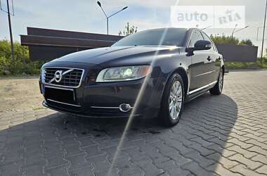 Седан Volvo S80 2011 в Тлумаче