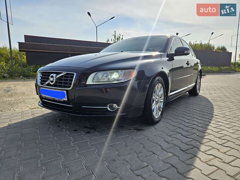 Volvo S80 2011