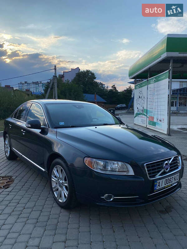 Седан Volvo S80 2011 в Ивано-Франковске