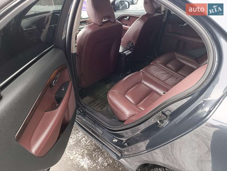 Седан Volvo S80 2012 в Тульчині
