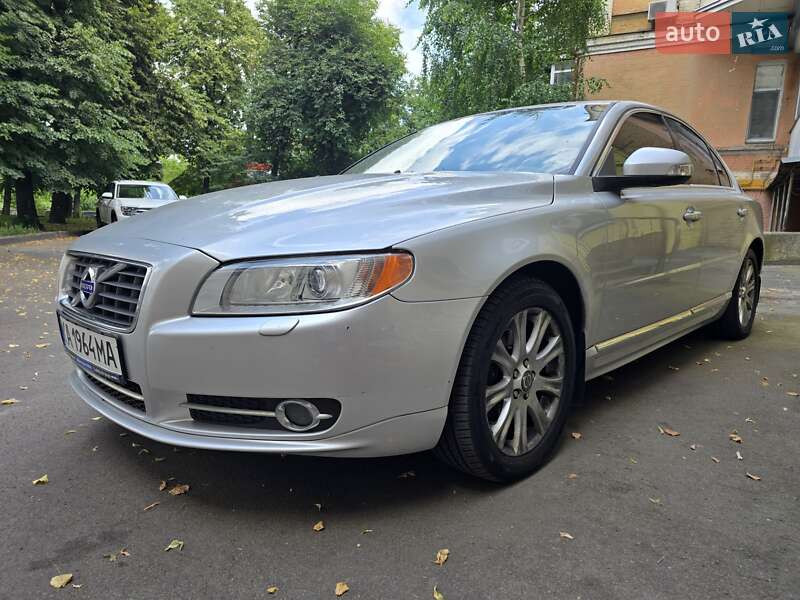 Volvo S80 2011