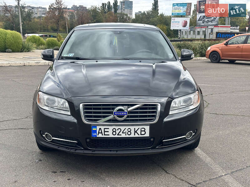 Седан Volvo S80 2010 в Кривом Роге