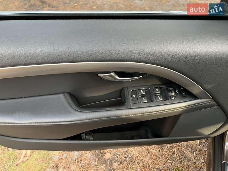 Седан Volvo S80 2014 в Сарнах