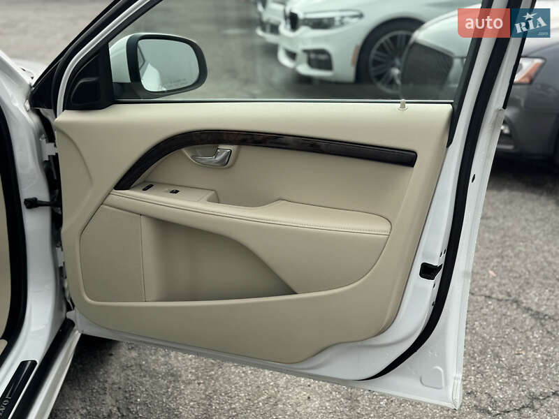 Седан Volvo S80 2015 в Львове