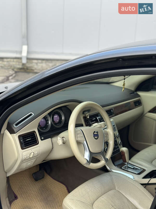Седан Volvo S80 2010 в Киеве