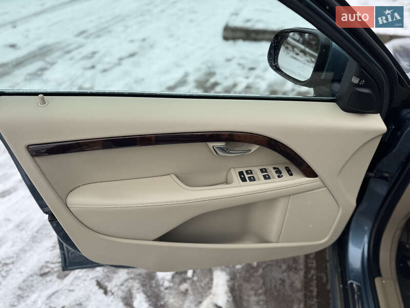 Седан Volvo S80 2012 в Ровно