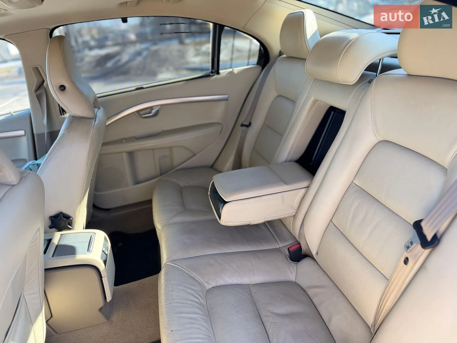 2010 Volvo S80 - мініатюра 18