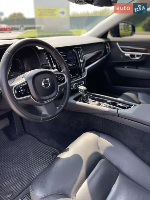 Седан Volvo S90 2017 в Киеве