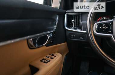 Седан Volvo S90 2016 в 