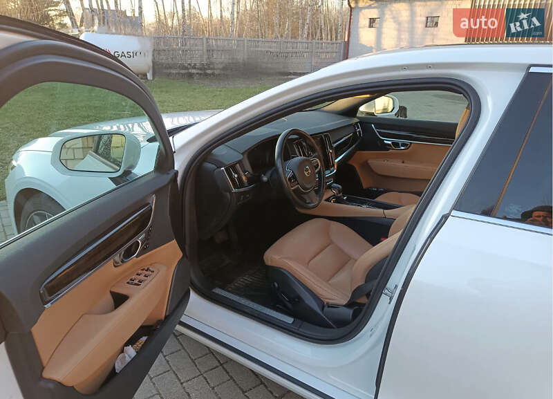Седан Volvo S90 2017 в Львове