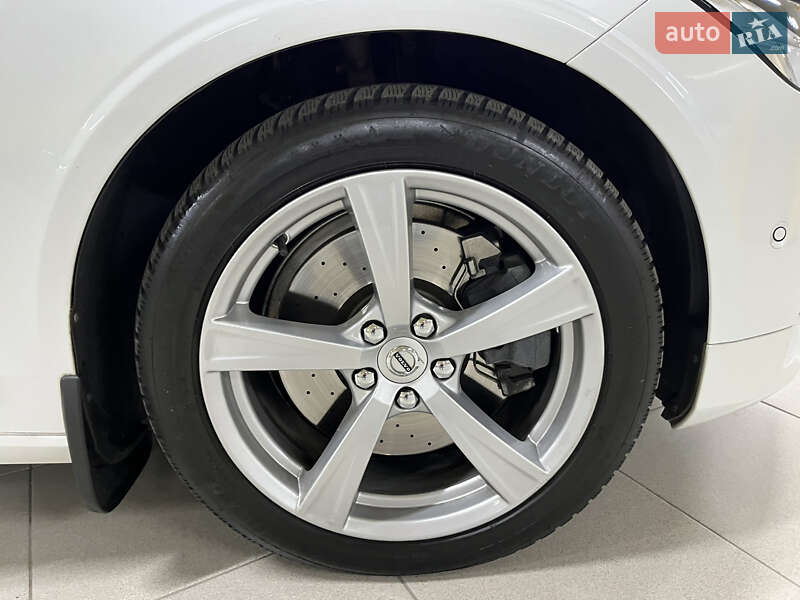 Седан Volvo S90 2016 в Дніпрі