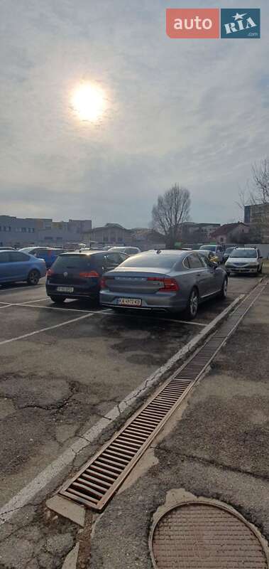 Седан Volvo S90 2018 в Измаиле