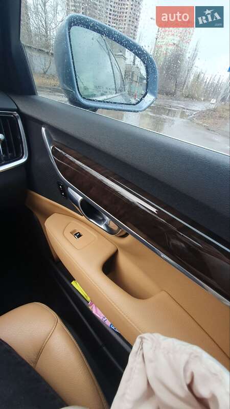 Седан Volvo S90 2018 в Измаиле