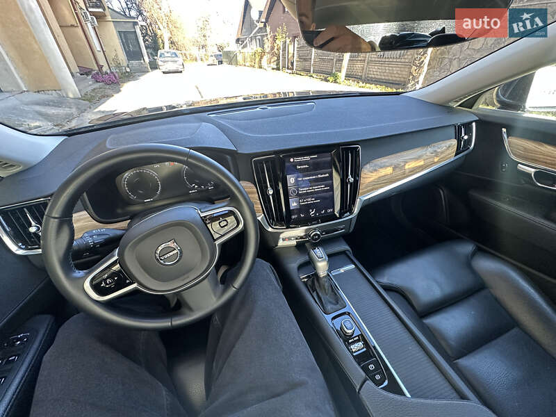 Седан Volvo S90 2017 в Івано-Франківську