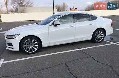 Седан Volvo S90 2017 в 