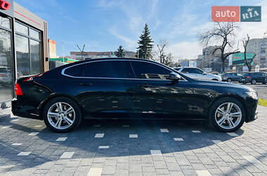 Седан Volvo S90 2017 в Ужгороді