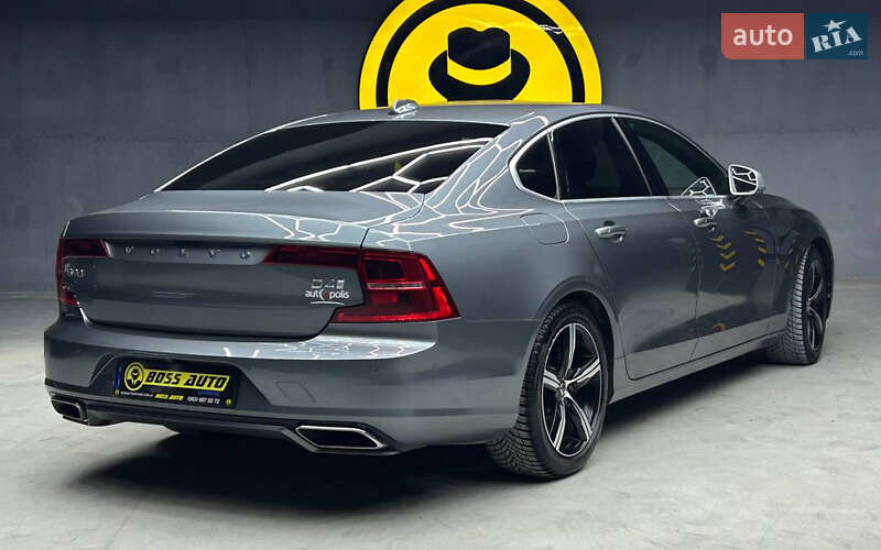 Седан Volvo S90 2017 в Черновцах