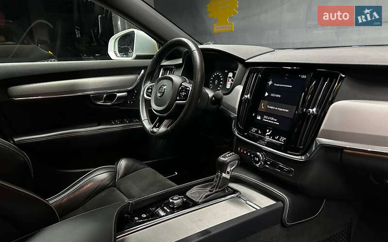 Седан Volvo S90 2017 в Черновцах