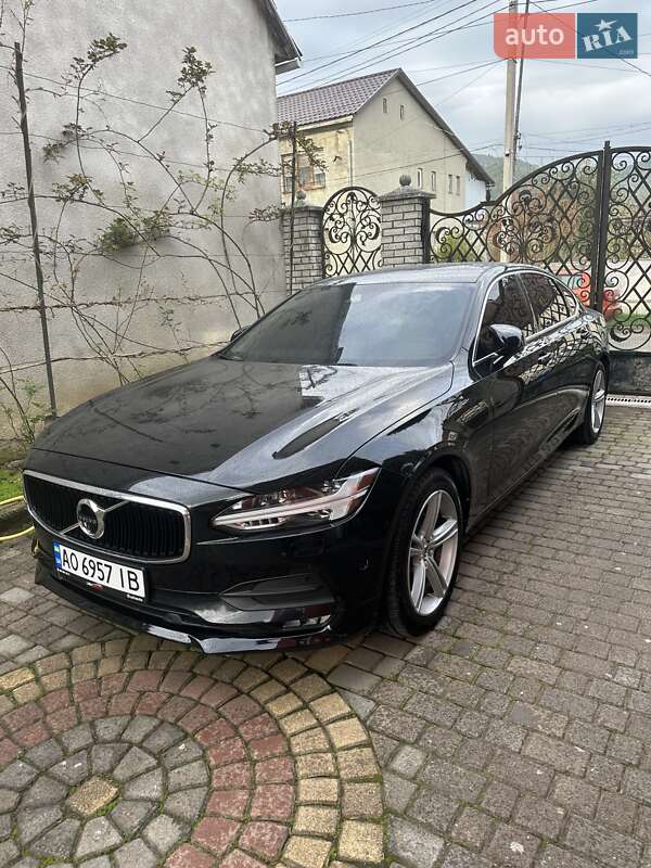 Volvo S90