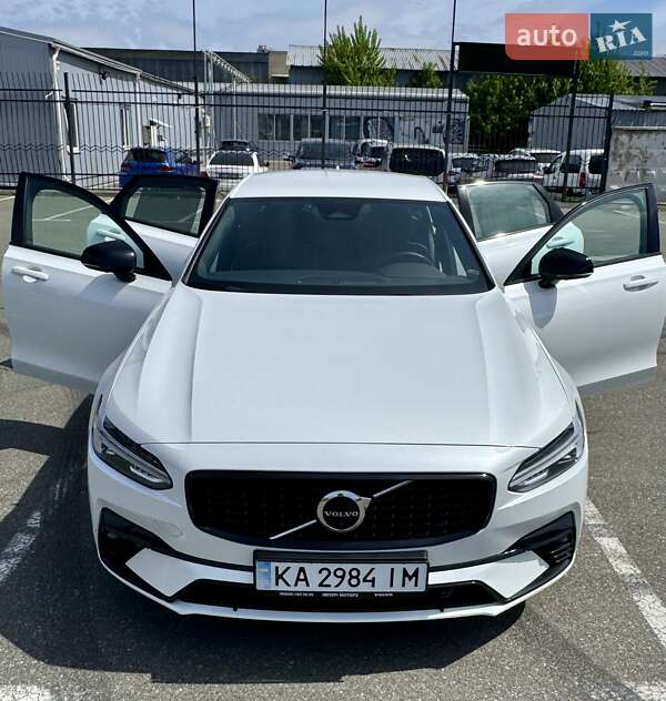 Седан Volvo S90 2021 в Киеве
