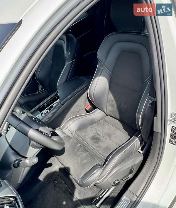 Седан Volvo S90 2021 в Киеве