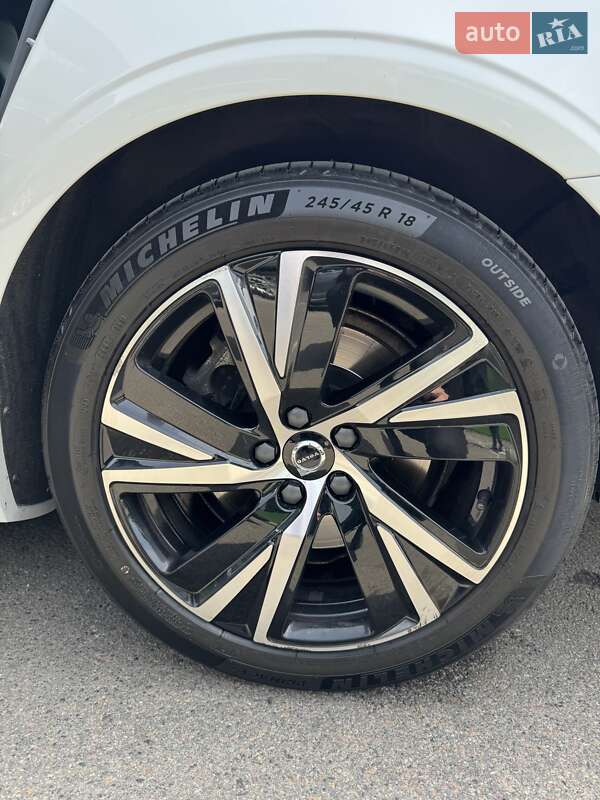 Седан Volvo S90 2021 в Киеве