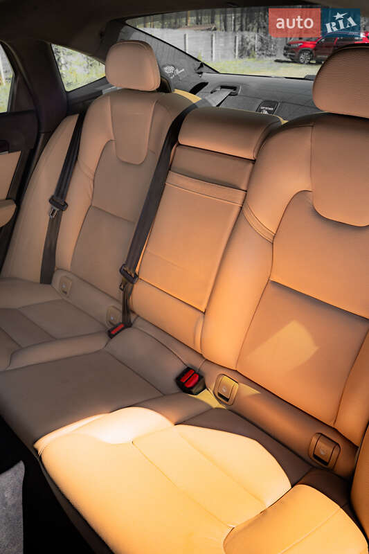 Седан Volvo S90 2017 в Львове