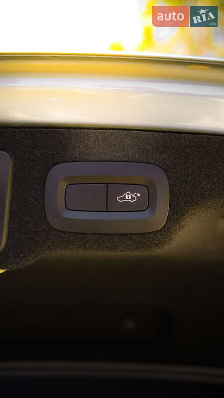 Седан Volvo S90 2017 в Львове