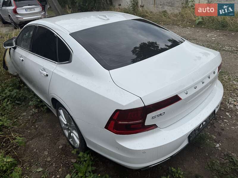 Седан Volvo S90 2016 в Ивано-Франковске