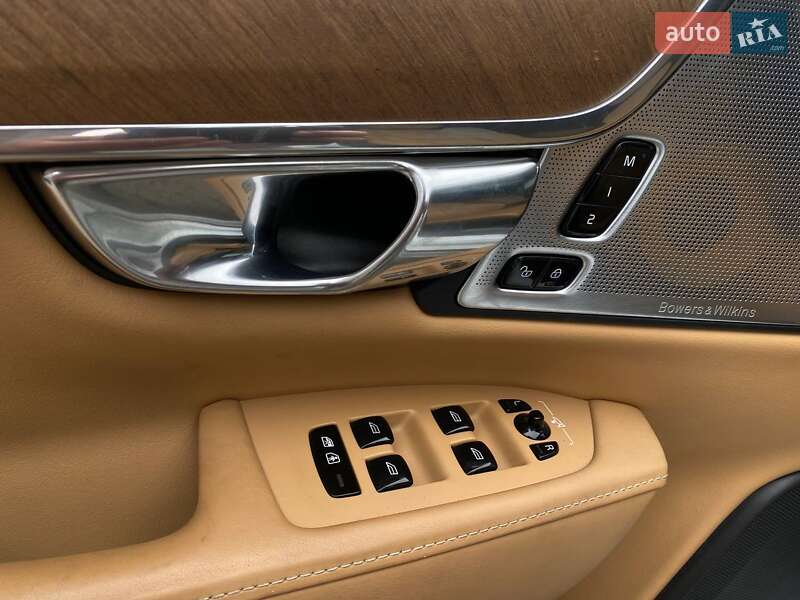 Седан Volvo S90 2019 в Львове