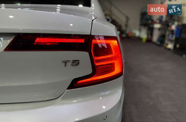 Седан Volvo S90 2017 в 