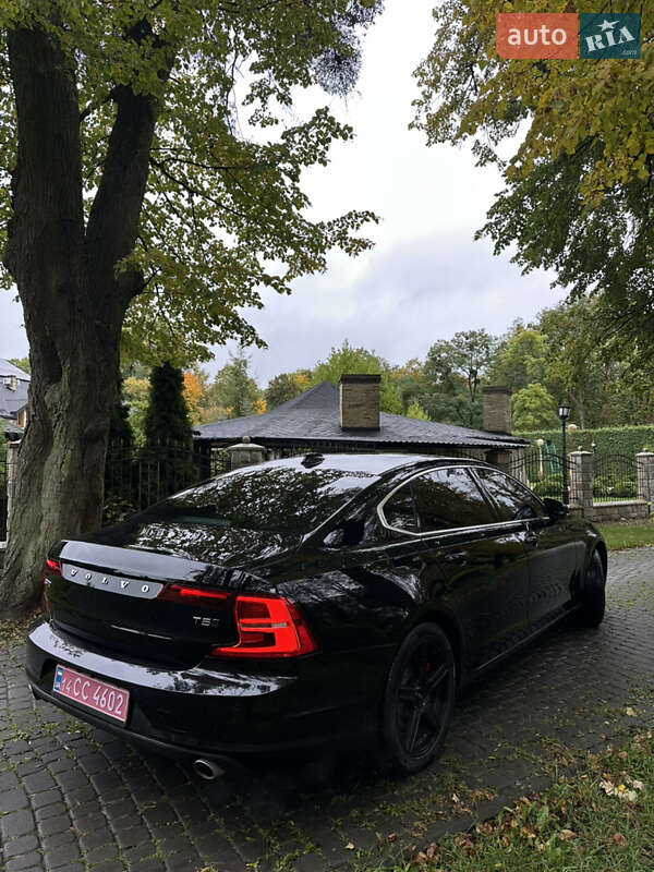 Седан Volvo S90 2017 в Жовкве