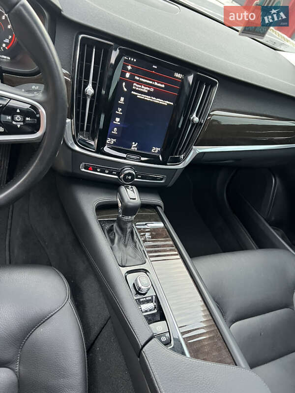 Седан Volvo S90 2018 в Львове