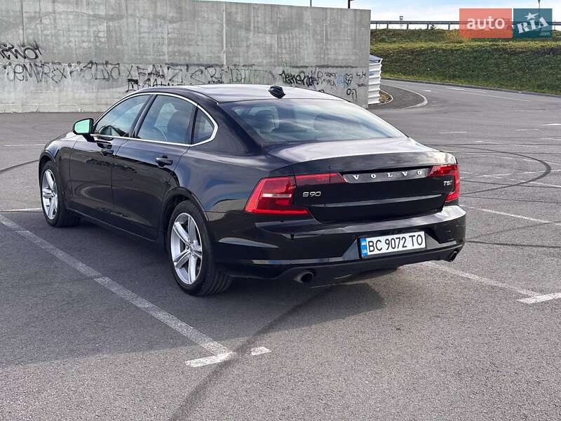 Седан Volvo S90 2017 в Львове
