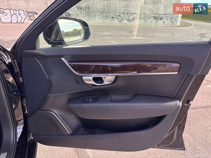 Седан Volvo S90 2017 в Львове