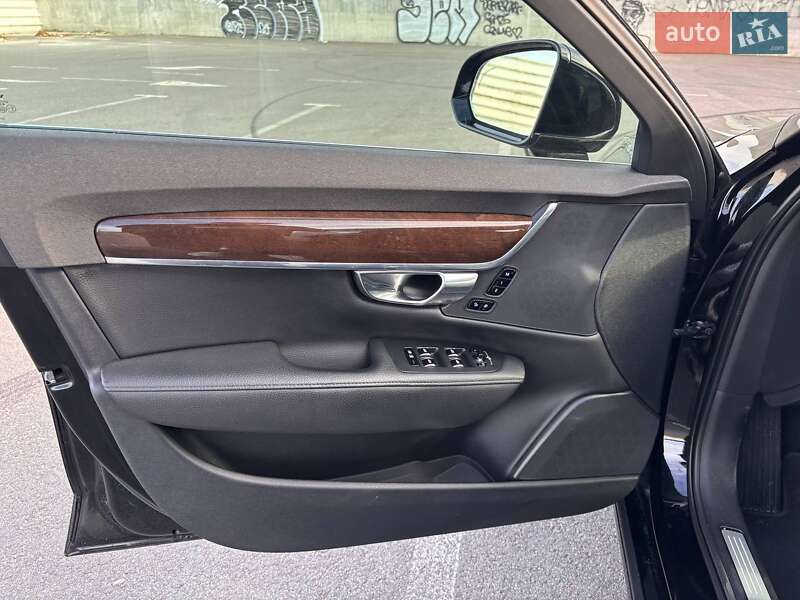 Седан Volvo S90 2017 в Львове