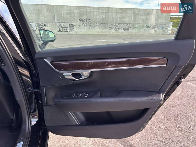 Седан Volvo S90 2017 в Львове