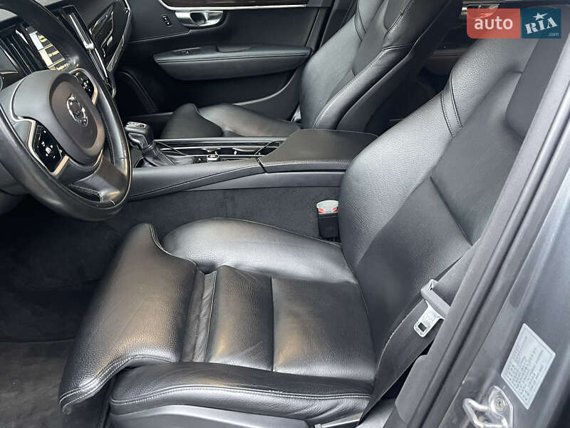Седан Volvo S90 2017 в Чернівцях