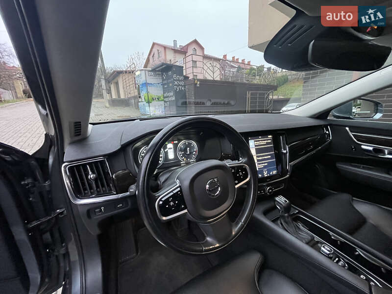 Седан Volvo S90 2017 в Чернівцях