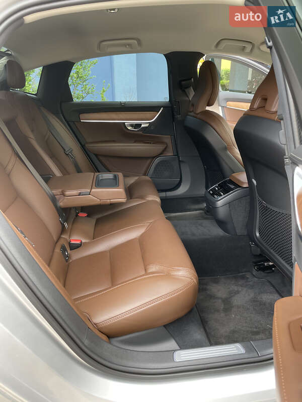 Седан Volvo S90 2019 в Звягелі