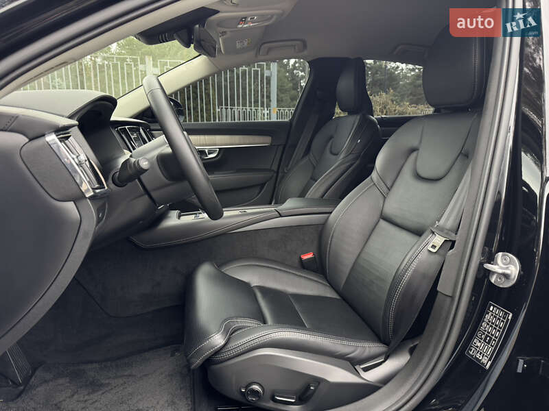 Седан Volvo S90 2023 в Києві