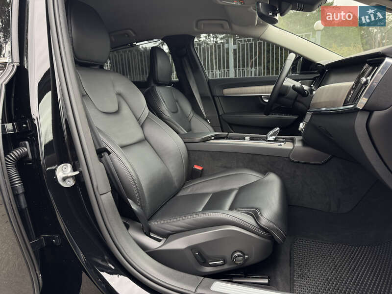 Седан Volvo S90 2023 в Києві
